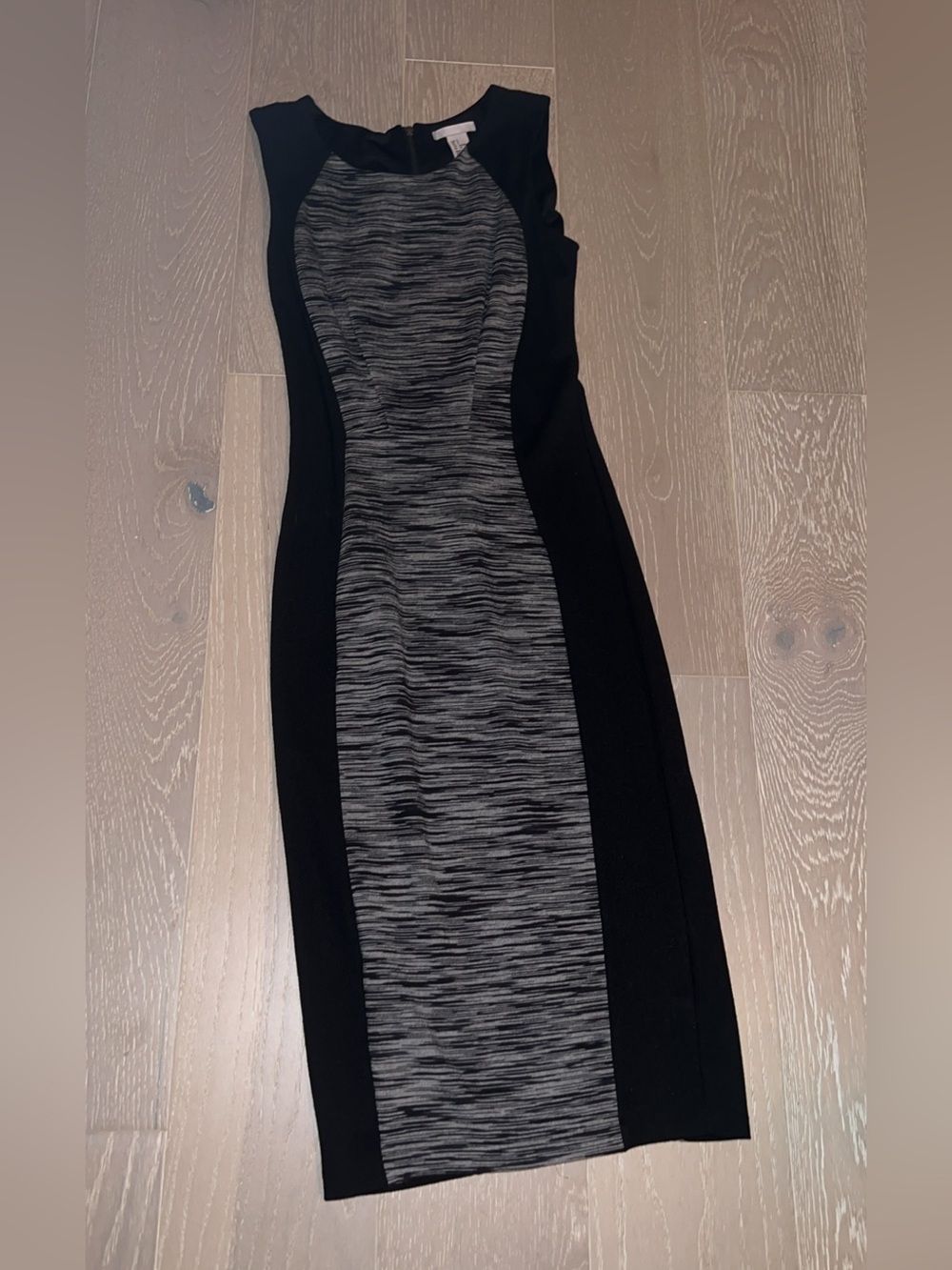 Women’s H&M Black & Gray Sheath Dress - US S